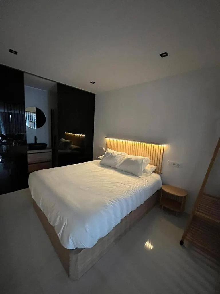 Suite Playamar Con Jacuzzi Torremolinos Spain